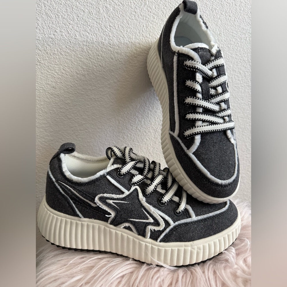 Black and White Platform Sneakers with Retro Design